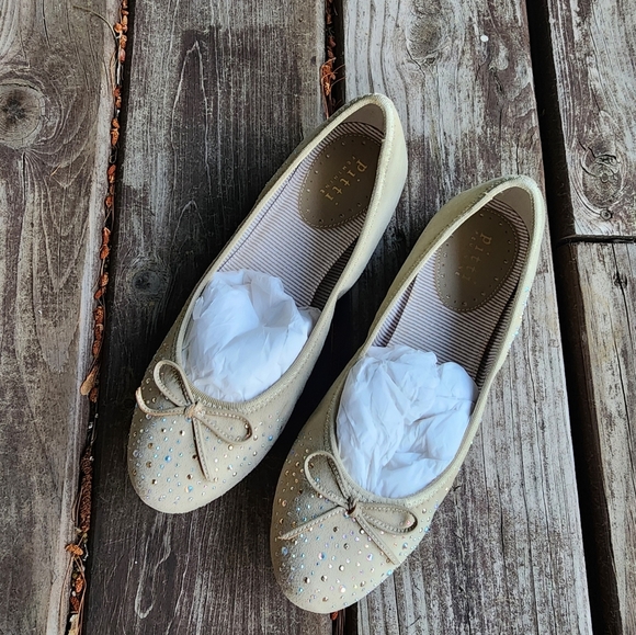 Pitti Beige Ballet Flats with Bow - Picture 9 of 10